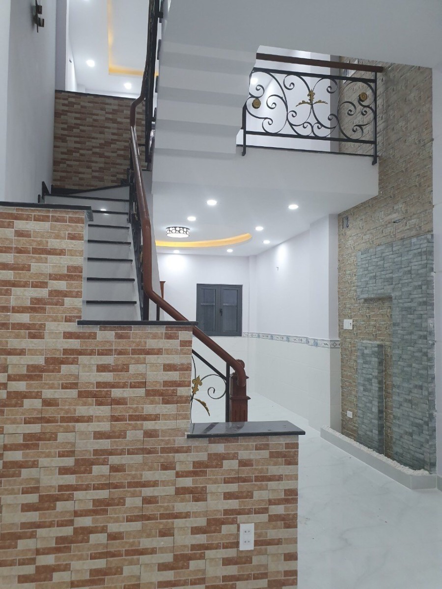 Nhà đẹp 3 lầu xây kiên cố 5PN lớn, hẻm oto Tám Danh F4 Quận 8 giá bán 6.3 tỷ, sổ sẵn