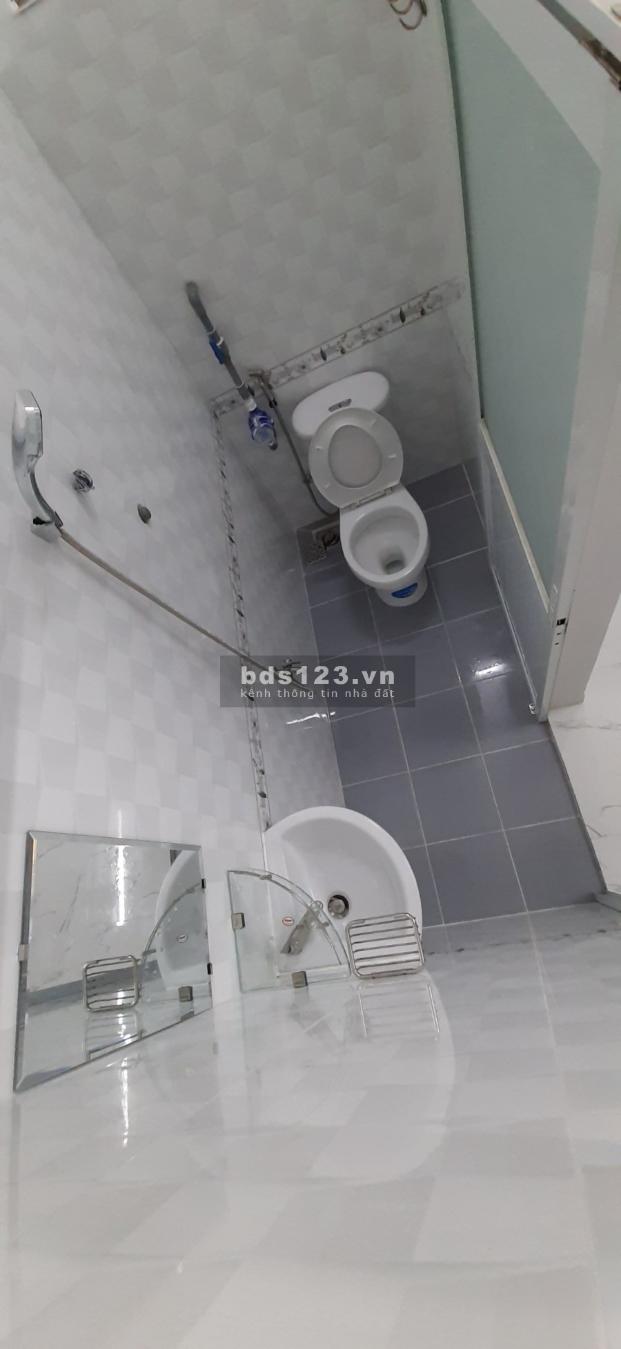 Tòa nhà mới xây phòng có gác máy lạnh, diện tích sử dụng 17m2, tiện ích đầy đủ, khu dân cư