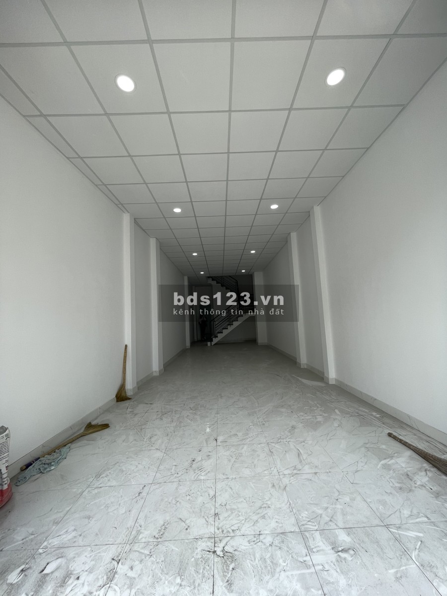 Chính chủ kí gửi mặt tiền 1 trệt 3 lầu cung đường vàng Phan Văn Trị