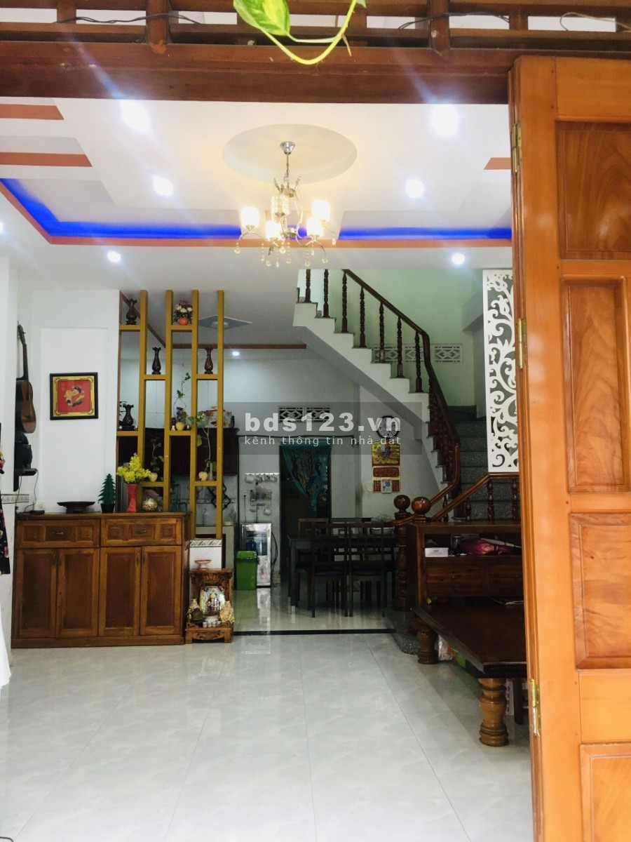 chính chủ bán gấp đất 300m như ảnh và căn nhà nhỏ dân cư đông đúc,+ căn trọ 16p đang cho thuê