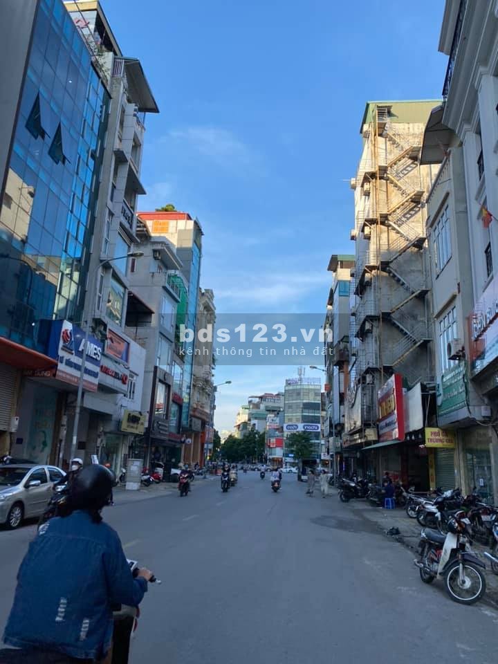 Bán nhà mặt phố Nam Đồng, diện tích sử dụng 48m2, 5 tầng, mt 4m, sát Xã Đàn, giá 15 tỷ