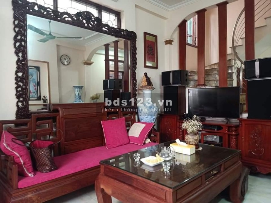 Bán nhà nguyên căn Định Công Hạ Quận Hoàng Mai, rộng thoáng, bao đẹp, giá bán 2 tỷ