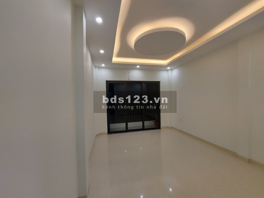 Bán nhà Thịnh Hào diện tích sử dụn 42m2 đúc 5 Tầng, vào ở luôn, giá bán 5.45 Tỷ