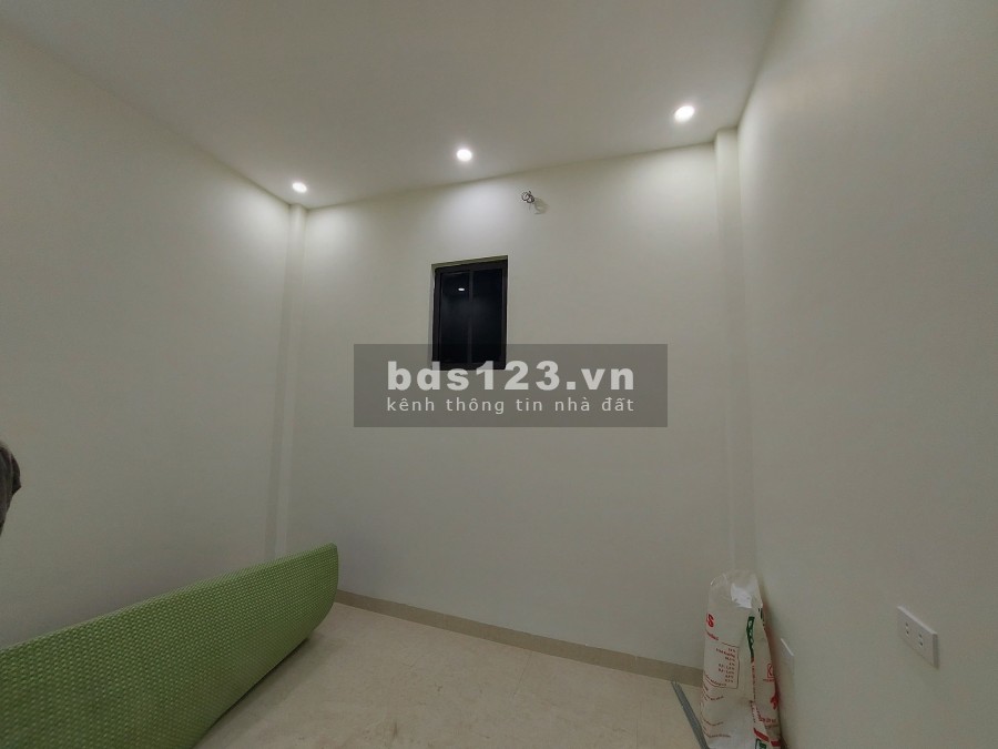 Bán nhà Thịnh Hào diện tích sử dụn 42m2 đúc 5 Tầng, vào ở luôn, giá bán 5.45 Tỷ