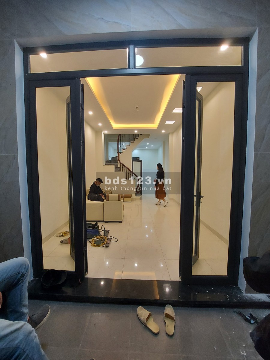 Bán nhà Thịnh Hào diện tích sử dụn 42m2 đúc 5 Tầng, vào ở luôn, giá bán 5.45 Tỷ