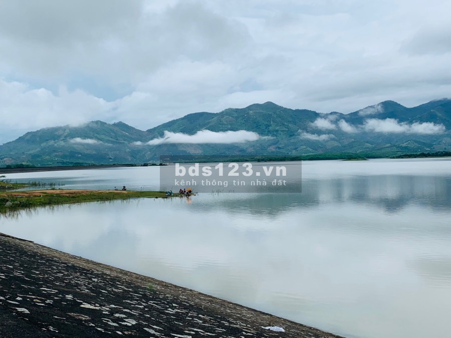Chỉ 2,5tr m2 sở hữu ngay lô đất view Hồ Suối Dầu giá bán 947 triệu, sổ chính chủ