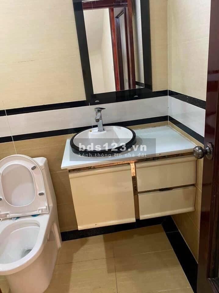 CHính chủ bán nhà Lê Lai Hà Đông gara ô tô kinh doanh sổ đỏ chính chủ giá chỉ 4.1 tỷ