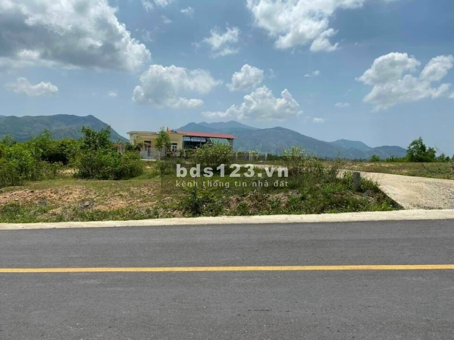 Chỉ 2,5tr m2 sở hữu ngay lô đất view Hồ Suối Dầu giá bán 947 triệu, sổ chính chủ