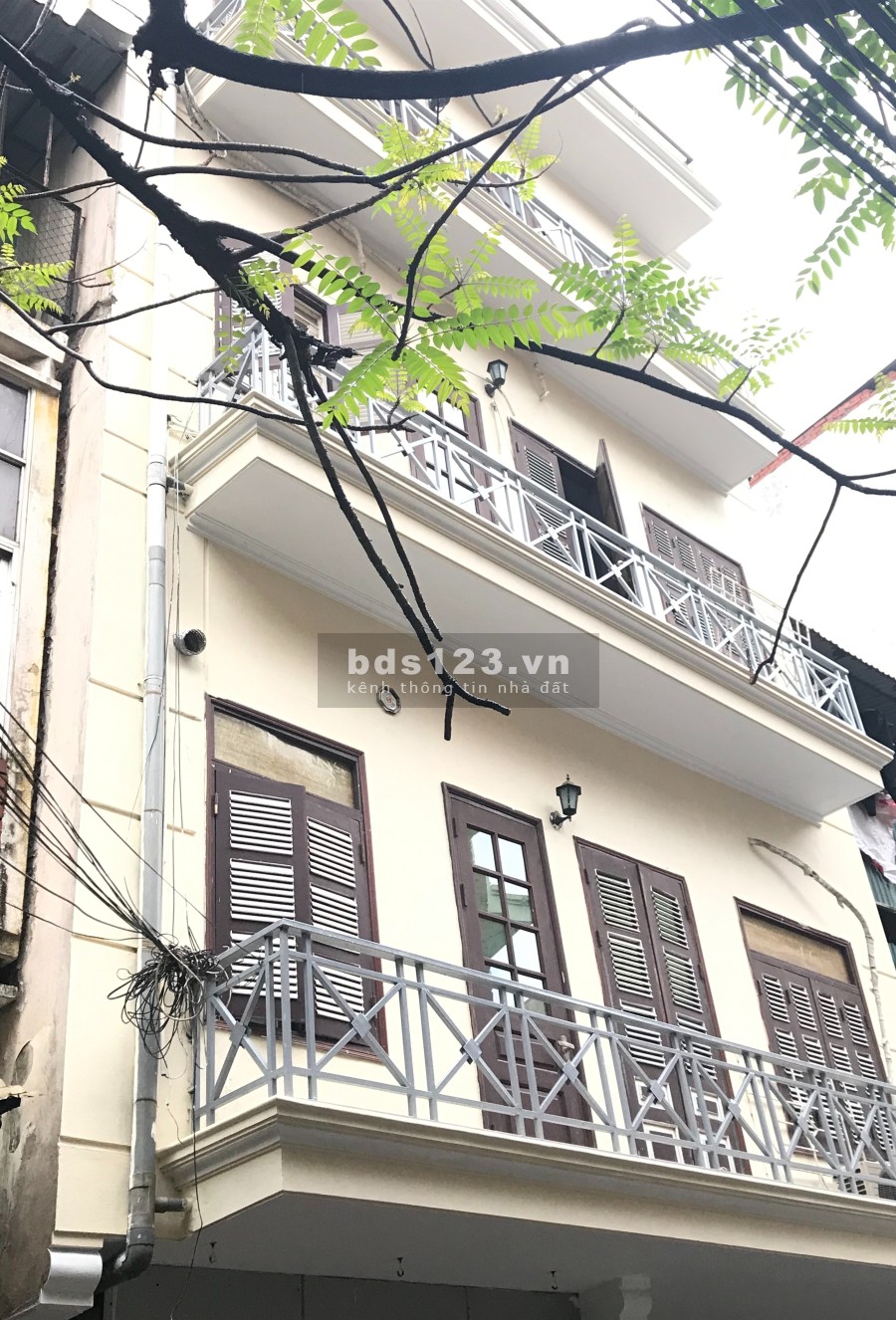 Cho thuê nhà đất 4 tầng trong ngõ phố Trần Quý Cáp có sẵn tiện ích vào ở ngay