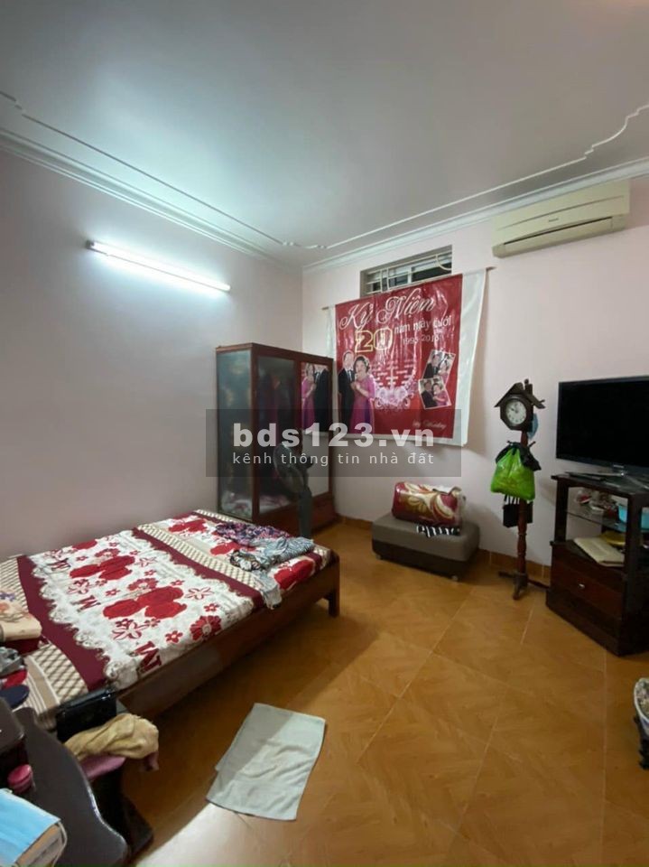 Bán nhà phố Tam Trinh mới cứng cựa giá bán chỉ 3,2 tỷ, khu dân cư đông đúc, mua bán sầm uất