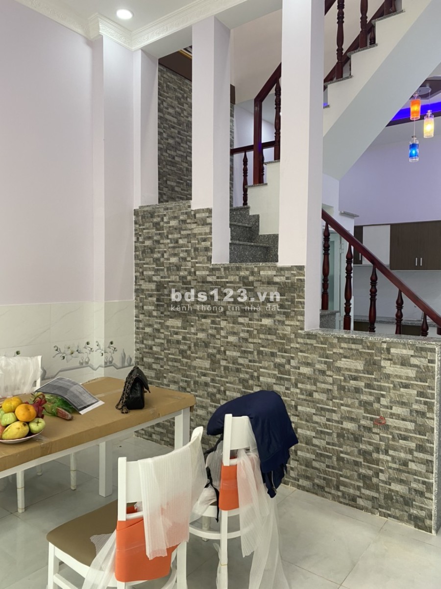 Cần thanh lý gấp nhà phố giá siêu mềm chỉ với 630 Triệu công chứng sang tên trong ngày