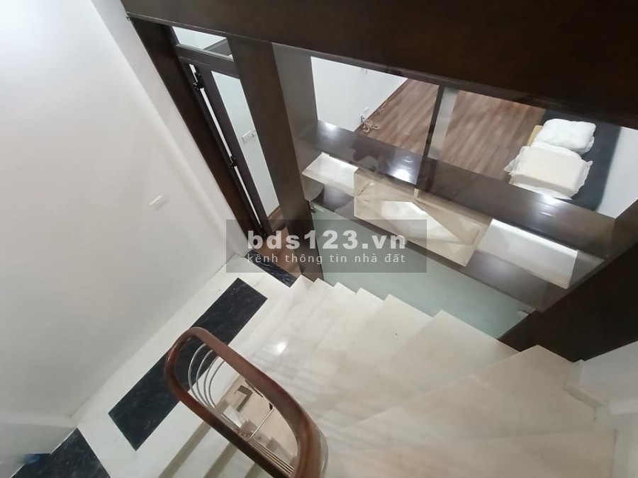 Bán Nhà Ngọc Thụy nguyên căn còn mới, bao đẹp, bàn giao vào…