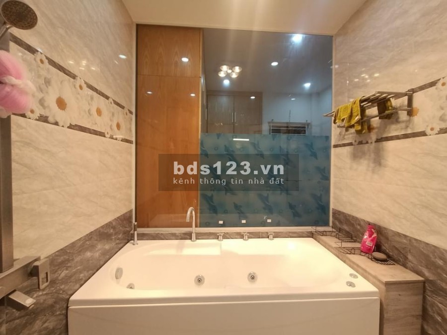 Bán Nhà Ngọc Thụy nguyên căn còn mới, bao đẹp, bàn giao vào…