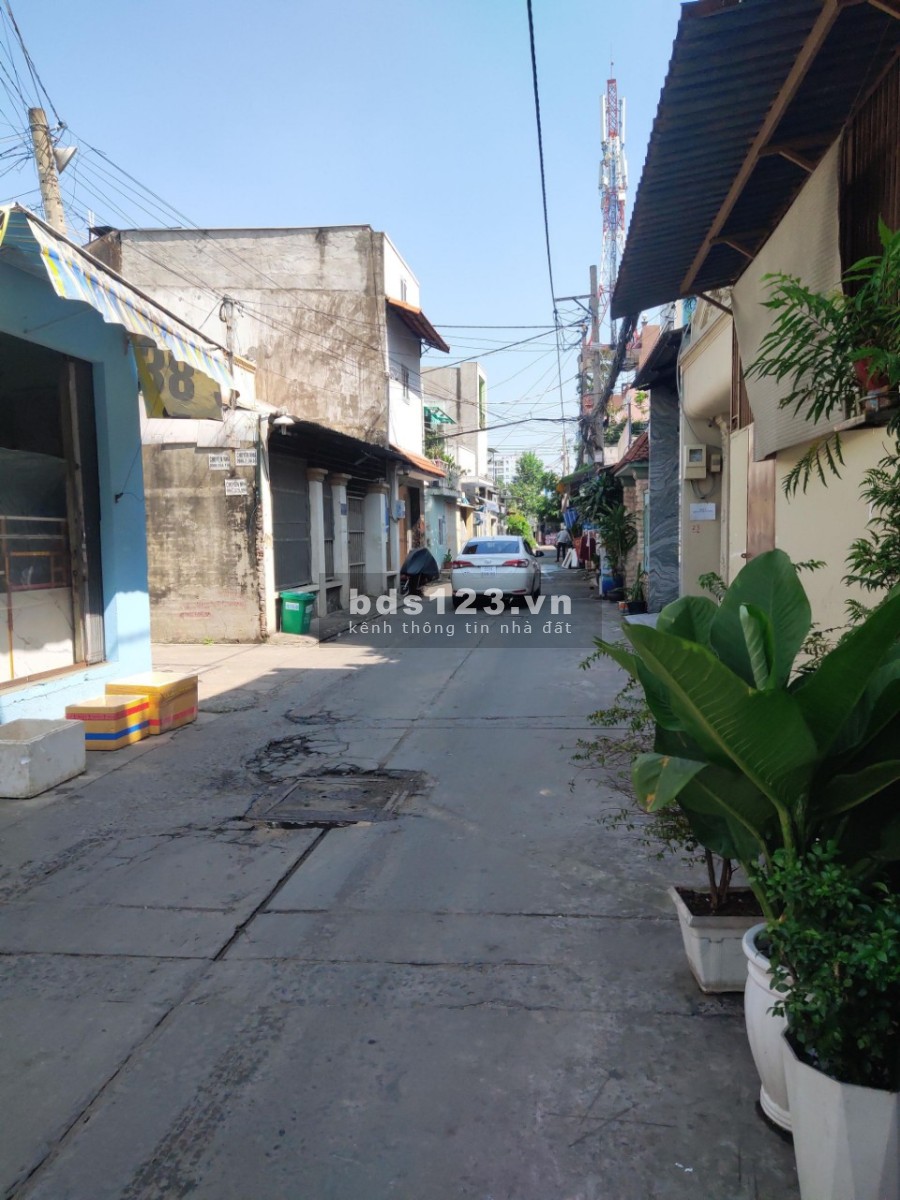 Bán nhà quận 12 giá rẻ, Nguyễn Ảnh Thủ, Trung Mỹ Tây, 68m2, HXH, 2 Tầng, 3 phòng ngủ, giá chỉ 4 tỷ.