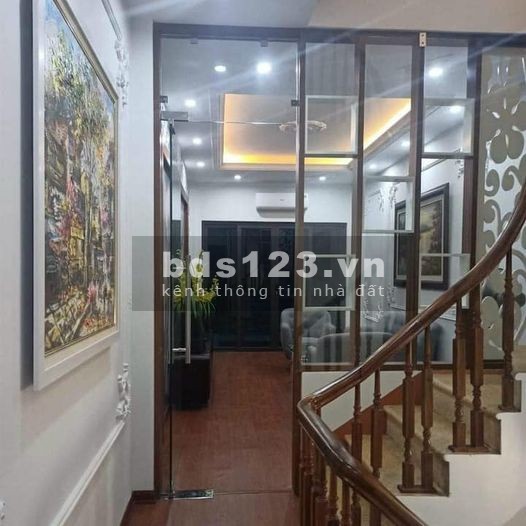 Bán nhà nguyên căn phân lô ô tô đỗ cửa, tiện kinh doanh, giá tốt đầu tư, sổ chính chủ