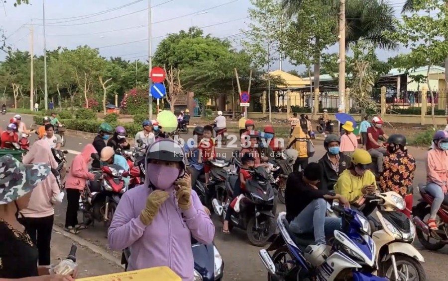 Bán gấp lô đất để trả lương cho nhân viên mùa Covid, vị trí đẹp, khu dân cư pháp lý đầy đủ