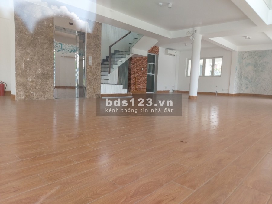 Cho thuê nhà nguyên căn 1 trệt 3 lầu góc đường Mai chí Thọ - Đồng Văn Cống