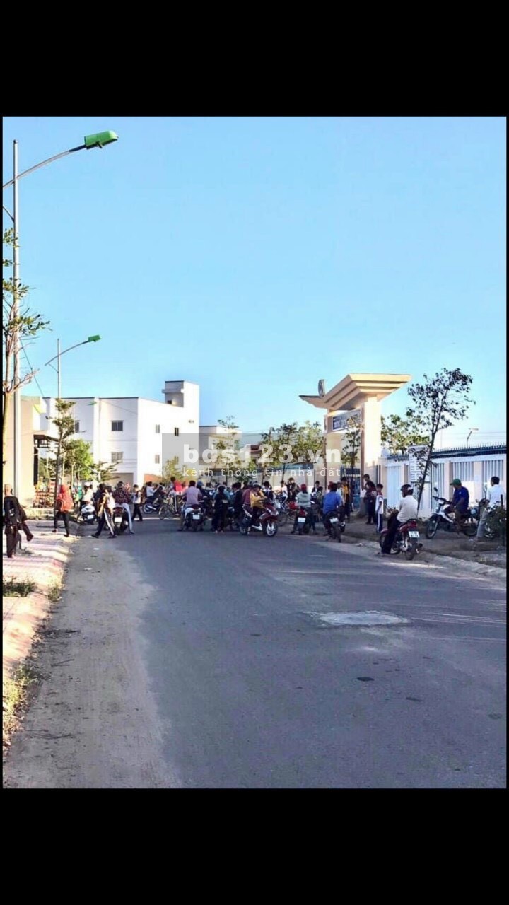 Bán đất Trung tâm Thị xã An Nhơn, đối diện trường học, mặt tiền 6m tiện mua bán kinh doanh