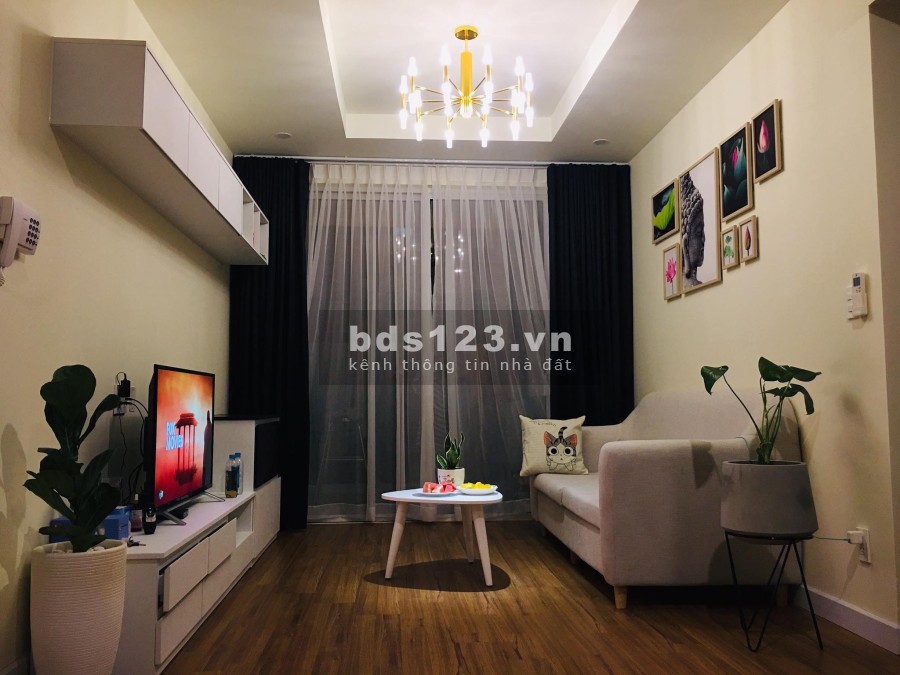 Bán gấp căn hộ Richstar 1 diện tích sử dụng 53 m2 giá 2,550 tỷ ban công rộng, tầng trung