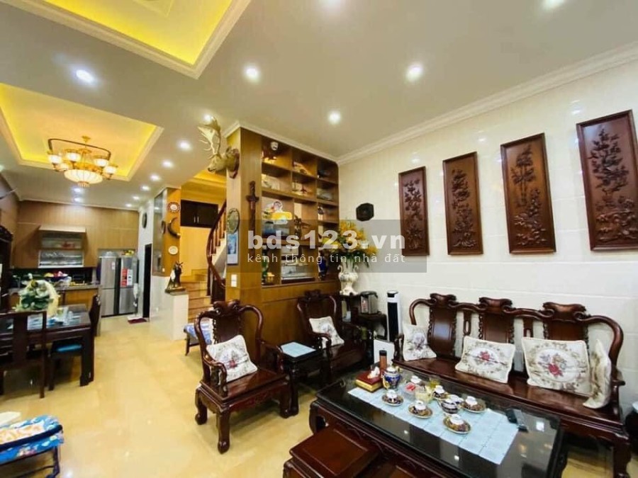 Bán nhà mặt phố Ô Chợ Dừa, Xã Đàn, 2 mặt phố, 65m2, 4 tầng giá bán 28 tỷ