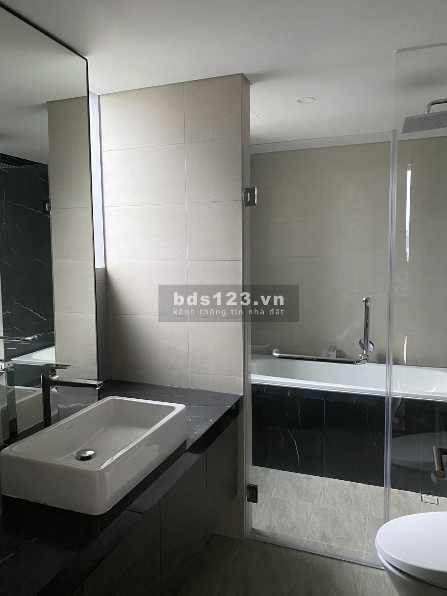 Cho Thuê Căn Hộ Empire City - Nội Thất Cơ Bản - 03 PN - View Tầng Cao Bitexco .