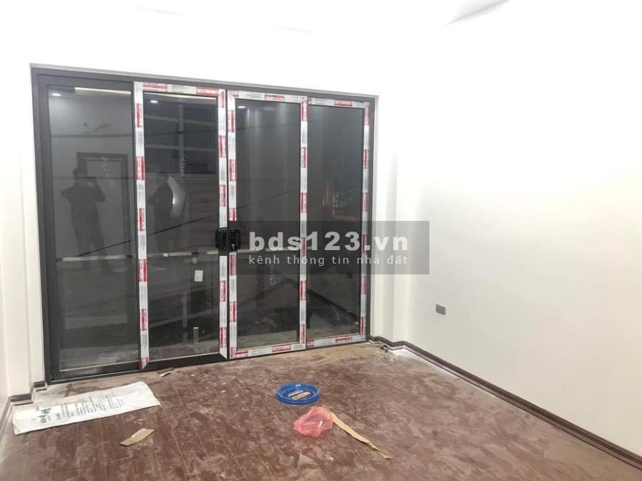 Bán nhà Ái Mộ Bồ Đề nguyên căn đẹp 6 tầng ở ngay, sổ đỏ cất két sẵn sàng giao dịch