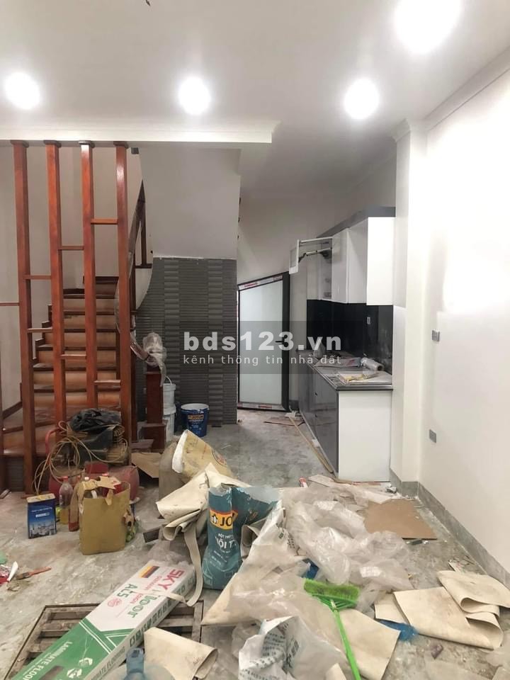 Bán nhà Ái Mộ Bồ Đề nguyên căn đẹp 6 tầng ở ngay, sổ đỏ cất két sẵn sàng giao dịch