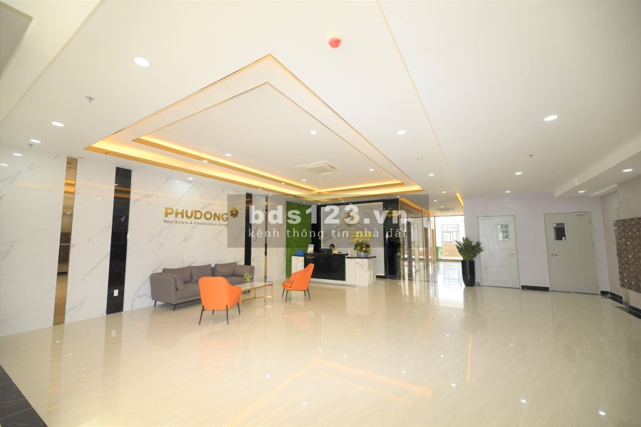 Bán căn hộ Phú Đông Premier, 70m2, view Đông Nam, bếp kín, 2pn - 2wc, giá 2,3 tỷ. Tài 0967.087.089