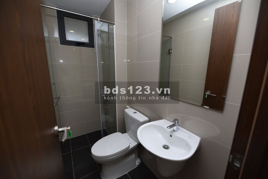 Bán căn hộ Phú Đông Premier, 70m2, view Đông Nam, bếp kín, 2pn - 2wc, giá 2,3 tỷ. Tài 0967.087.089