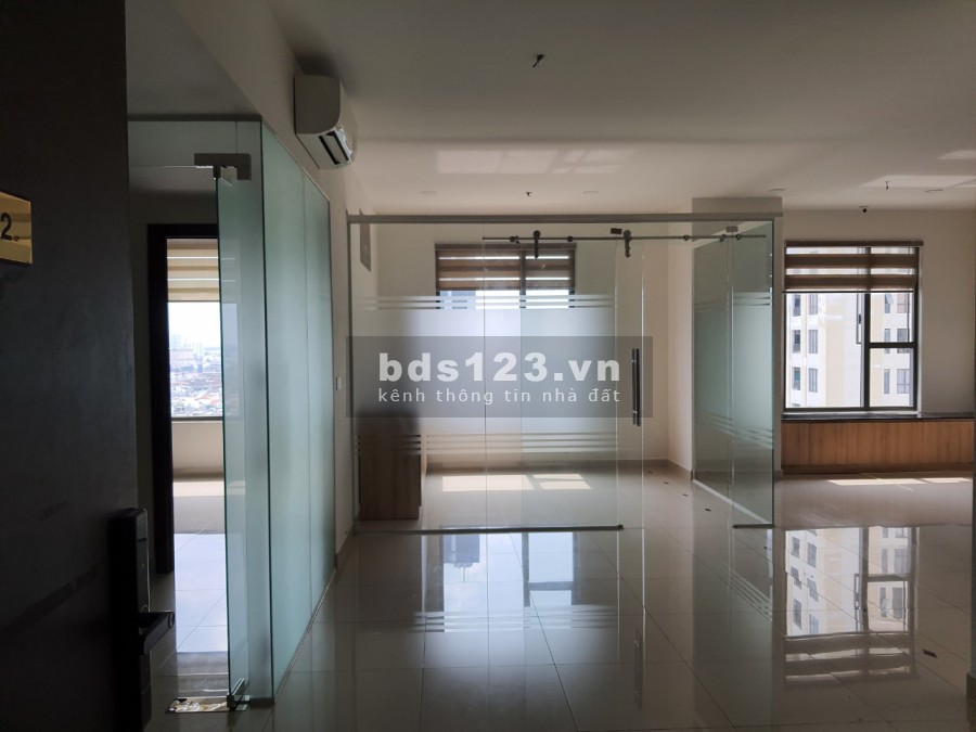 Chính chủ cho thuê căn hộ Officetel cực đẹp tầng 17 ngay Bến Vân Đồn P12 Quận 4