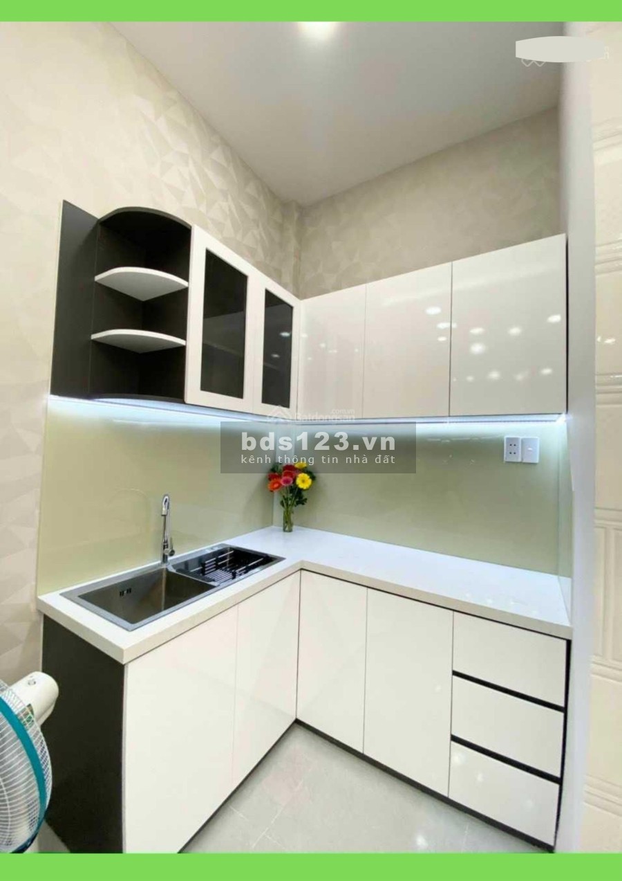 Siêu hiếm nhà diện tích sử dụng 4.4x7.9m đường Âu Cơ giá bán chỉ 2 Tỷ 8 sổ chính chủ