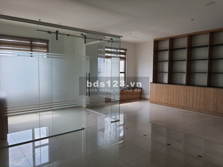 Chính chủ cho thuê căn hộ Officetel cực đẹp tầng 17 ngay Bến Vân Đồn P12 Quận 4
