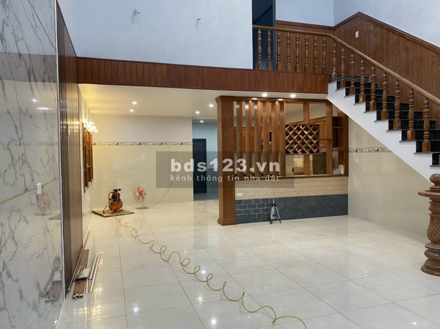 Bán nhà đẹp khu Hưng Việt, P Long Tâm, thành phố Bà Rịa giá bán 3.48 tỷ sổ sẵn chính chủ