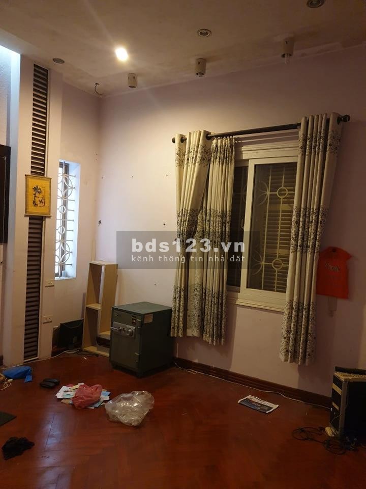 Cần bán nhà phố Tôn Thất Tùng diện tích 90m2 x mt 5.5m x giá 13 tỷ.