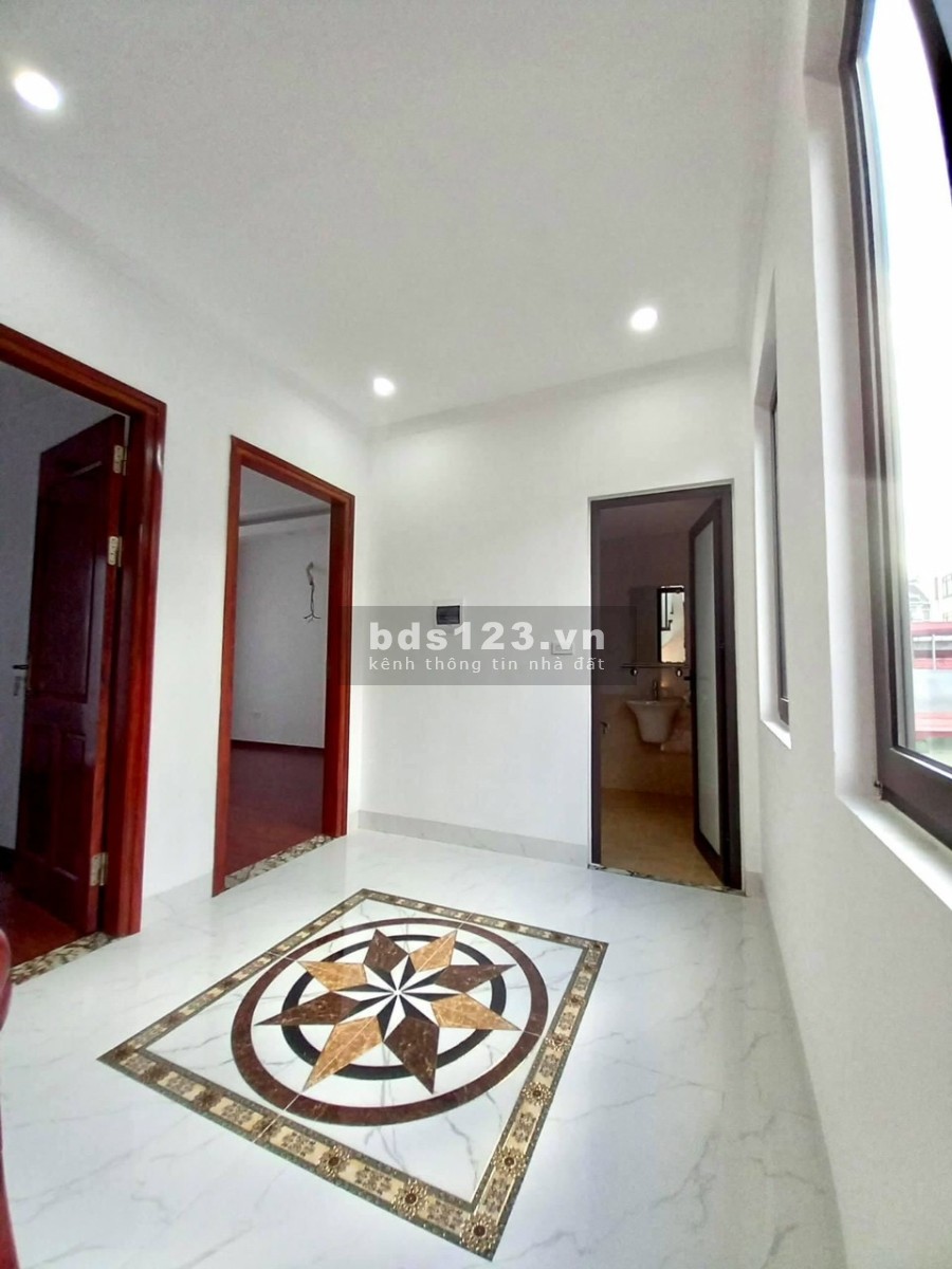 Vị trí vàng Quận Long Biên văn phòng mặt phố 335m2 kinh doanh đa dạng 19 tỷ 5 lh 0924428666