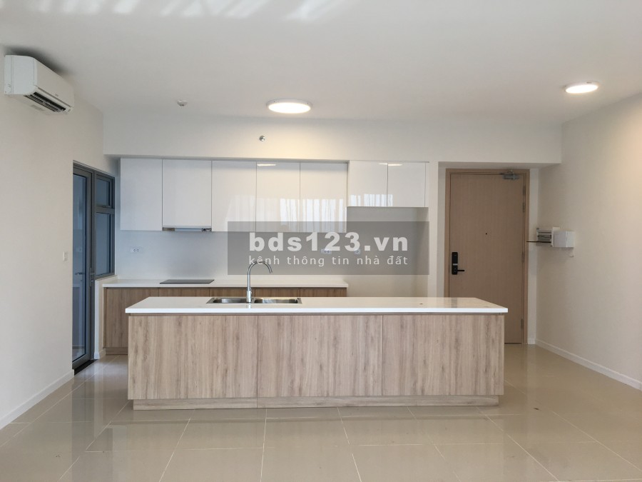 Chủ nhà kẹt tài chính cần bán gấp căn 3PN 121m2 view sông nội thất cơ bản. Giá 7.5 tỷ bao thuế phí