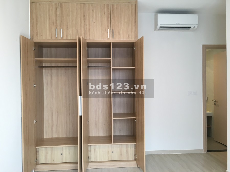 Chủ nhà kẹt tài chính cần bán gấp căn 3PN 121m2 view sông nội thất cơ bản. Giá 7.5 tỷ bao thuế phí