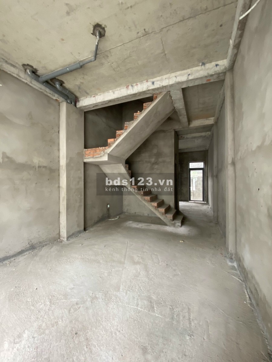 Bán gấp nhà phố Hoàng Nam 3, 1 trệt, 2 lầu, giá 3,65 tỷ, 4*17m, hướng Đông Bắc, Tài: 0976879499