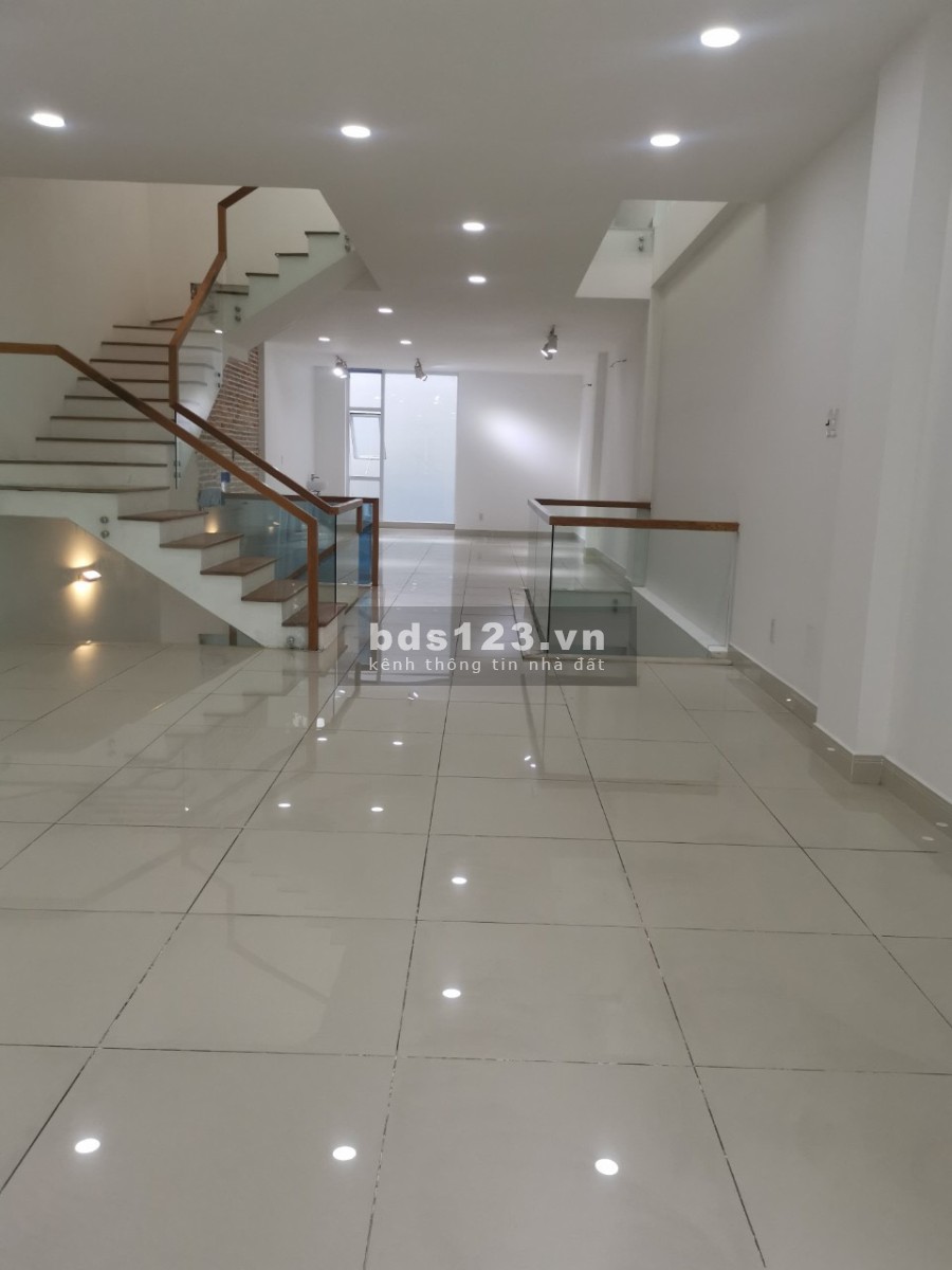 Cho thuê nhà phố Him Lam Phú Đông, 1 trệt, 3 lầu, 92.5m2, giá 25 tr/th, 0967.087.089