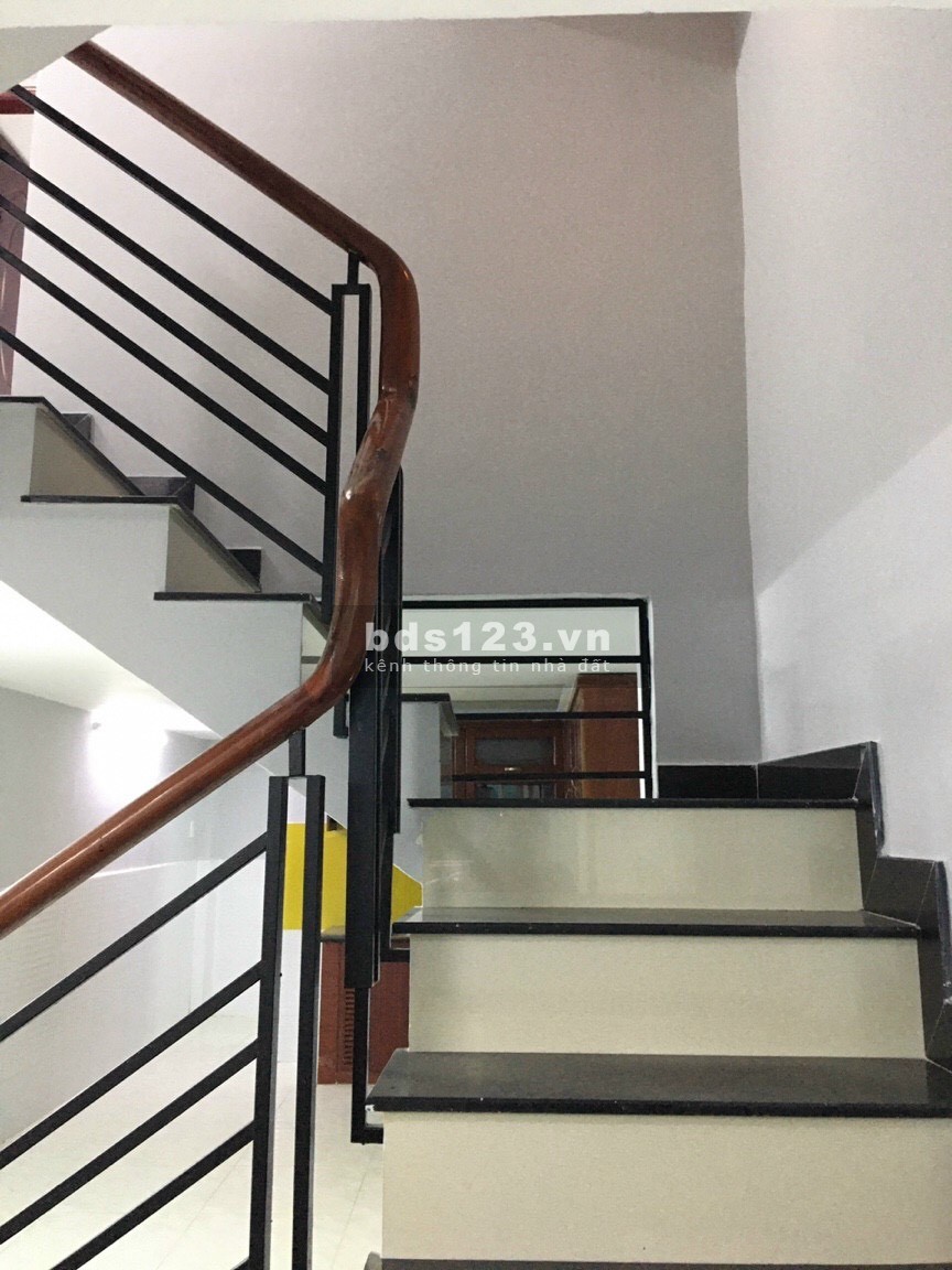 Hẻm tải nhỏ Quận 5, dt 59m2 (3.5x16) 3 tầng BTCT 4PN, sát Quận 1, đẹp ở ngay chỉ 7.4 tỷ TL