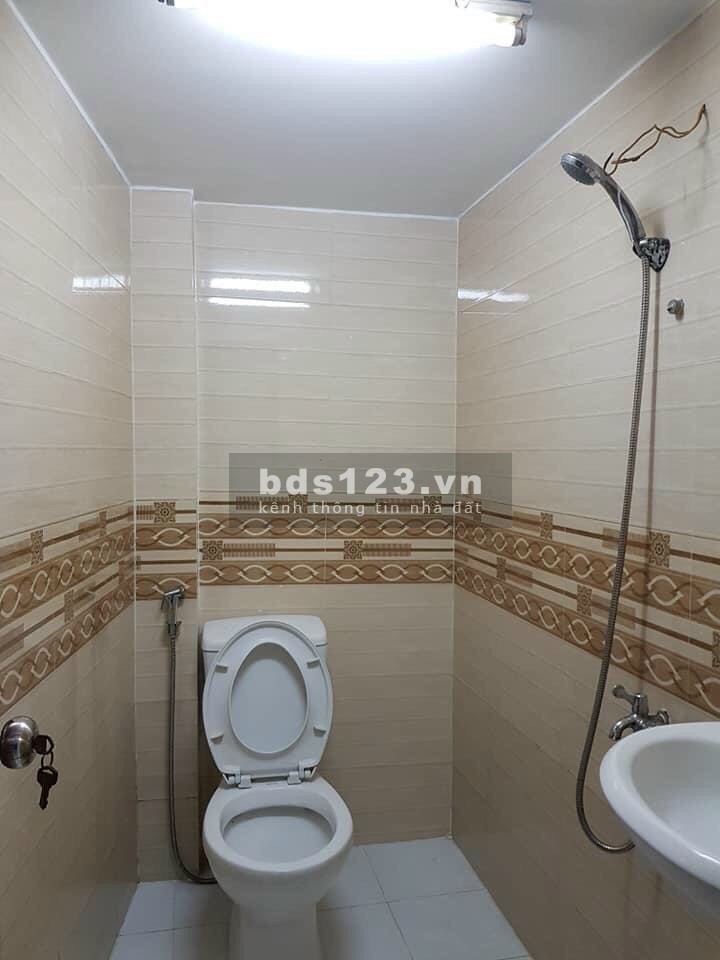 Hẻm tải nhỏ Quận 5, dt 59m2 (3.5x16) 3 tầng BTCT 4PN, sát Quận 1, đẹp ở ngay chỉ 7.4 tỷ TL