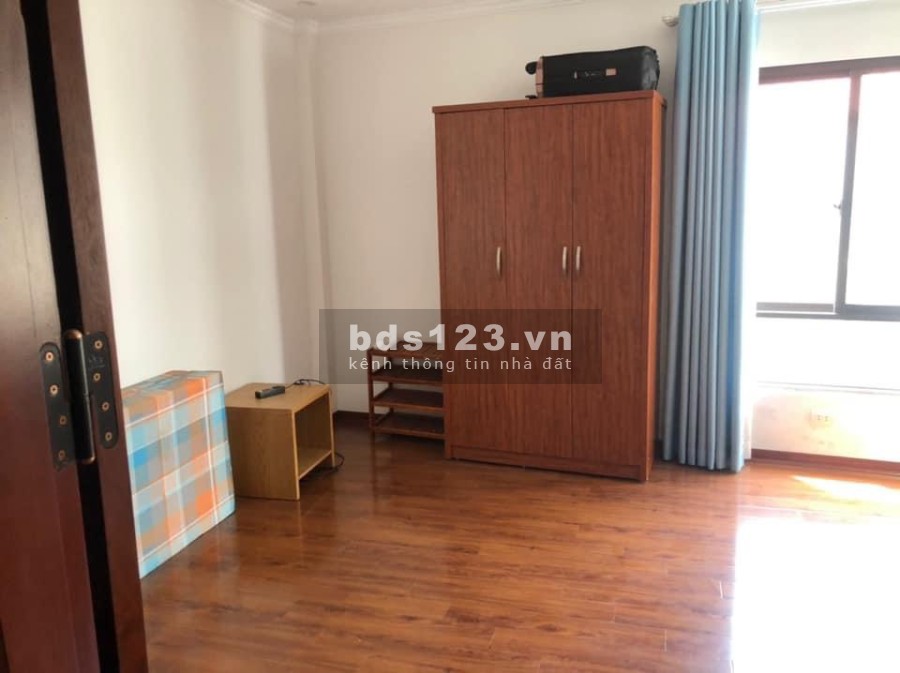 Bán nhà Ngõ 640 Nguyễn văn Cừ diện tích sử dụng 42m2, giá bán chỉ 3,25 tỷ sổ đỏ chính chủ