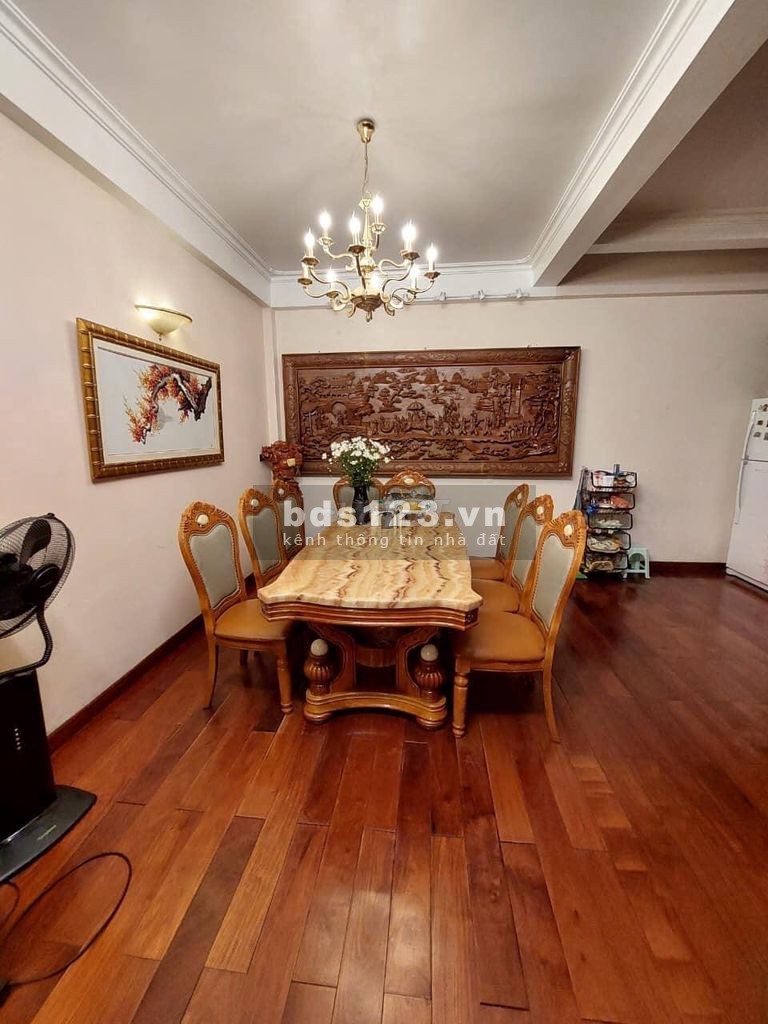 Bán gấp nhà ở Nghĩa Tân ngõ 210 Hoàng Quốc Việt giá hợp lí chỉ 5.1 tỷ khu dân cư đông