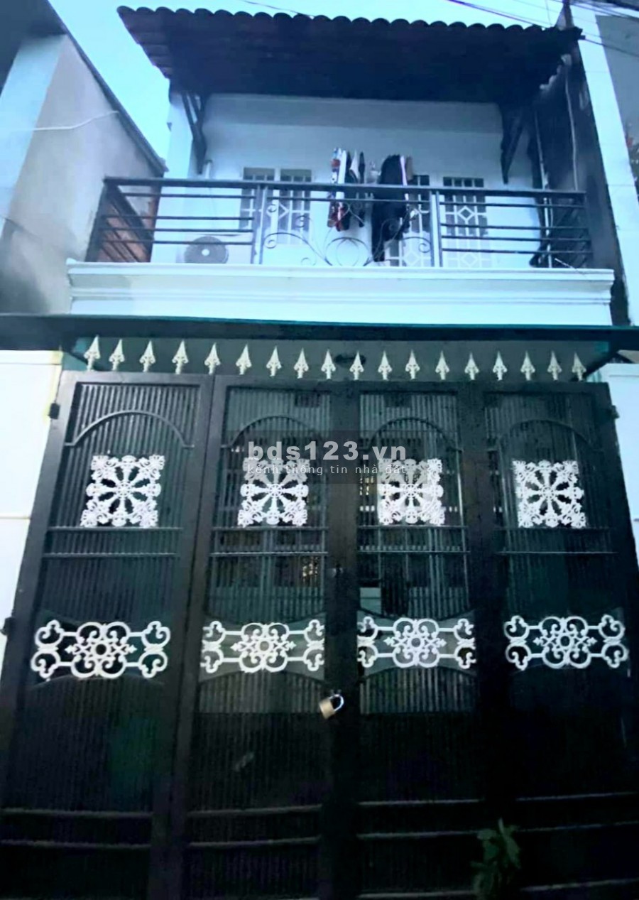 Bán nhà Bạch Đằng gần Ngã tư Hàng Xanh Bình Thạnh 2 lầu 38.5m2 giá 3.2 tỷ