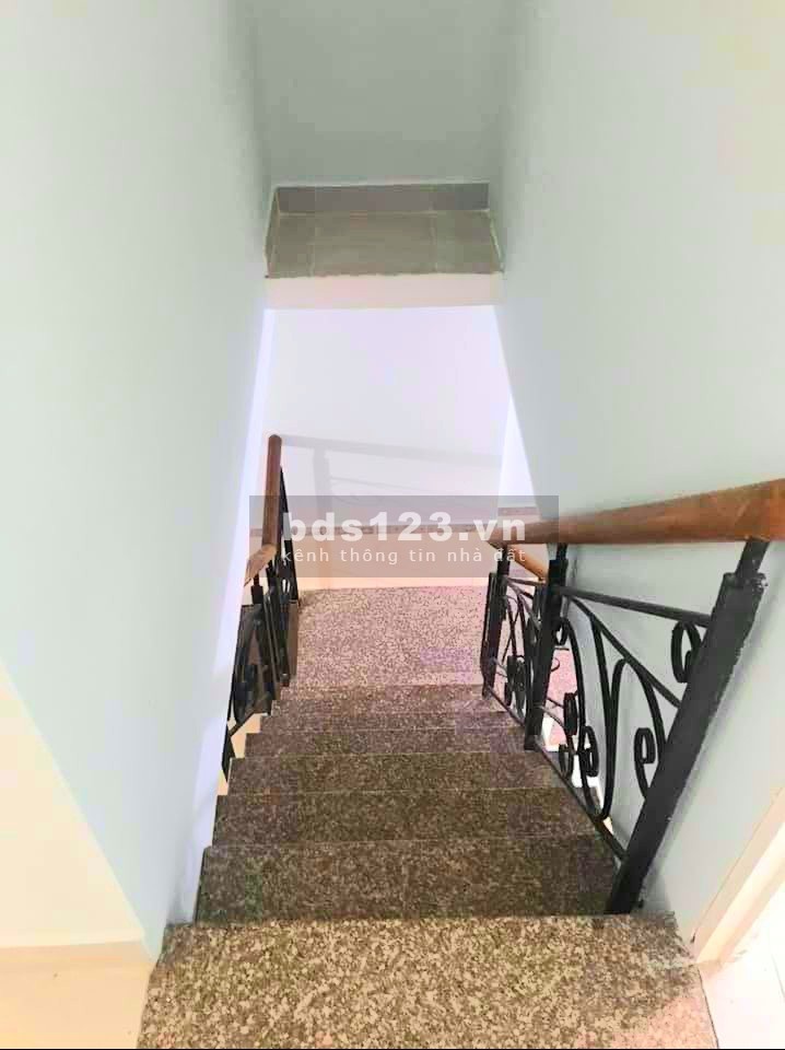 Bán nhà Bạch Đằng gần Ngã tư Hàng Xanh Bình Thạnh 2 lầu 38.5m2 giá 3.2 tỷ