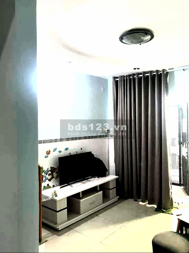 Bán nhà Bạch Đằng gần Ngã tư Hàng Xanh Bình Thạnh 2 lầu 38.5m2 giá 3.2 tỷ