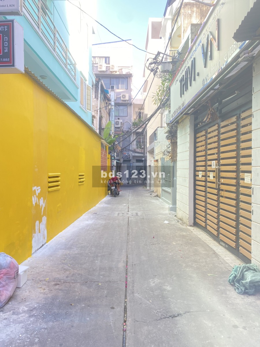 Chính chủ cho thuê mặt bằng kết hợp ở lại diện tích 55m2, Quận 1, liên hệ 0988785895