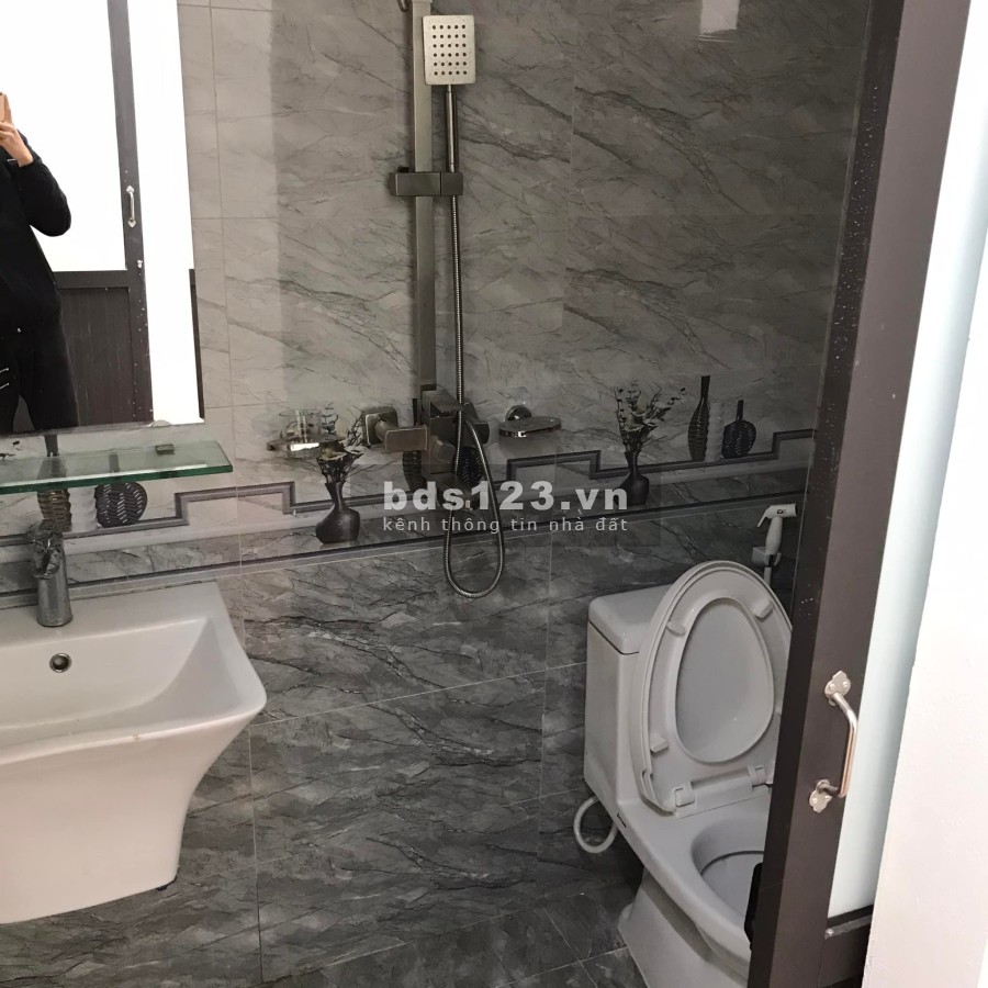 Nhà nguyên căn mới nội thất xịn ngõ thông kinh doanh ngõ Kia Morning vào tận cửa
