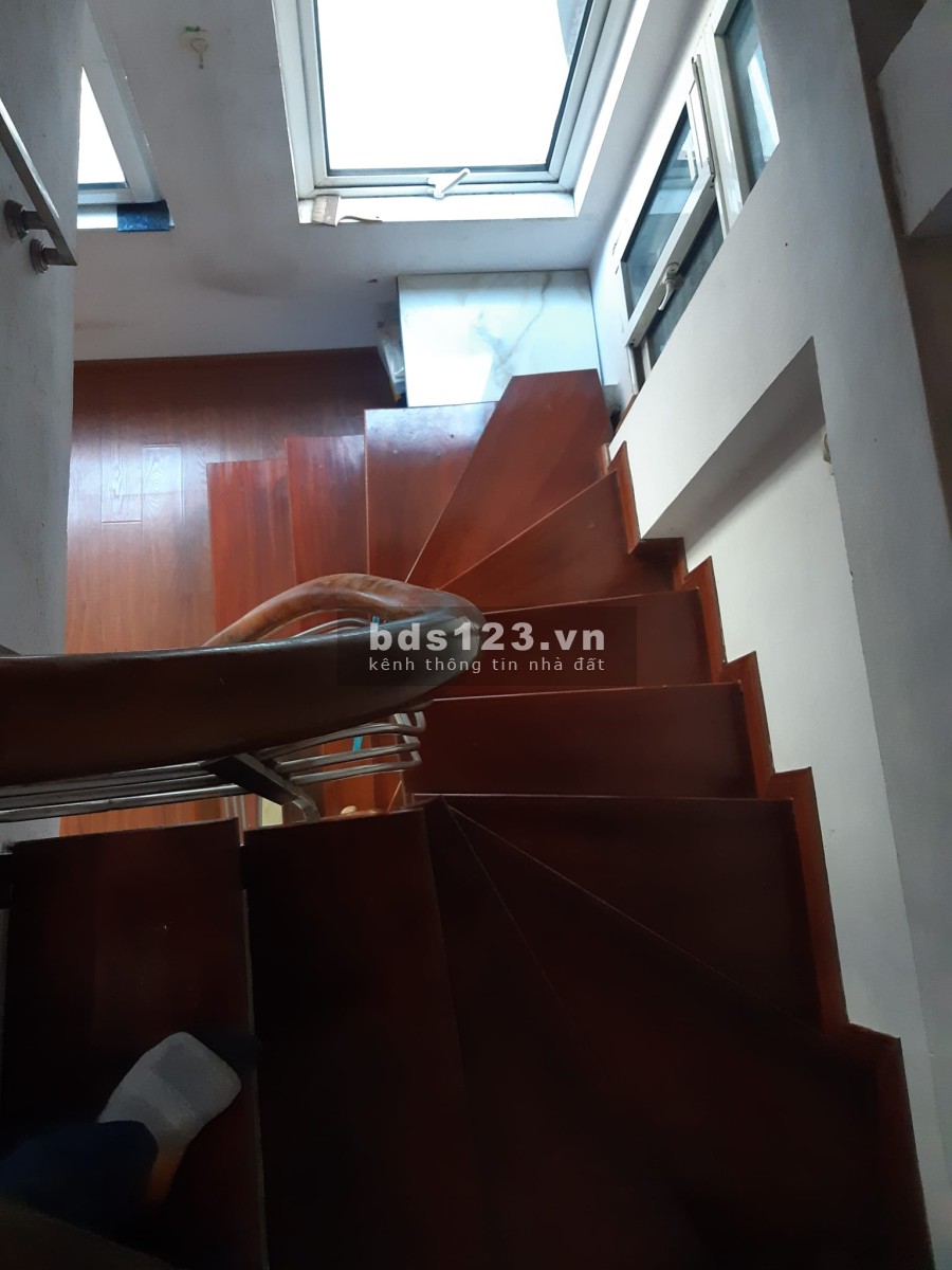 Chính chủ bán nhà mặt ngõ Khương Trung ô tô đỗ cửa, giá bán 4.8 tỷ, vị trí đắc địa, lhcc