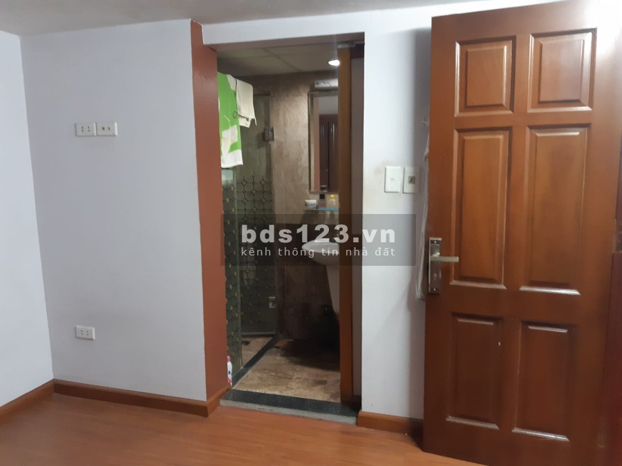 Chính chủ bán nhà mặt ngõ Khương Trung ô tô đỗ cửa, giá bán 4.8 tỷ, vị trí đắc địa, lhcc
